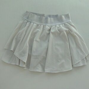 LULULEMON, white skirt size 6 tall